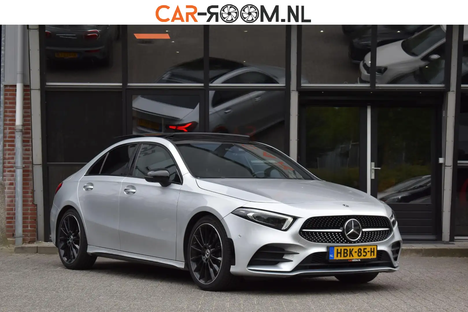 Mercedes-Benz A 250 4MATIC AMG Pano 360 Lane ACC BM Ambiance Grijs - 1