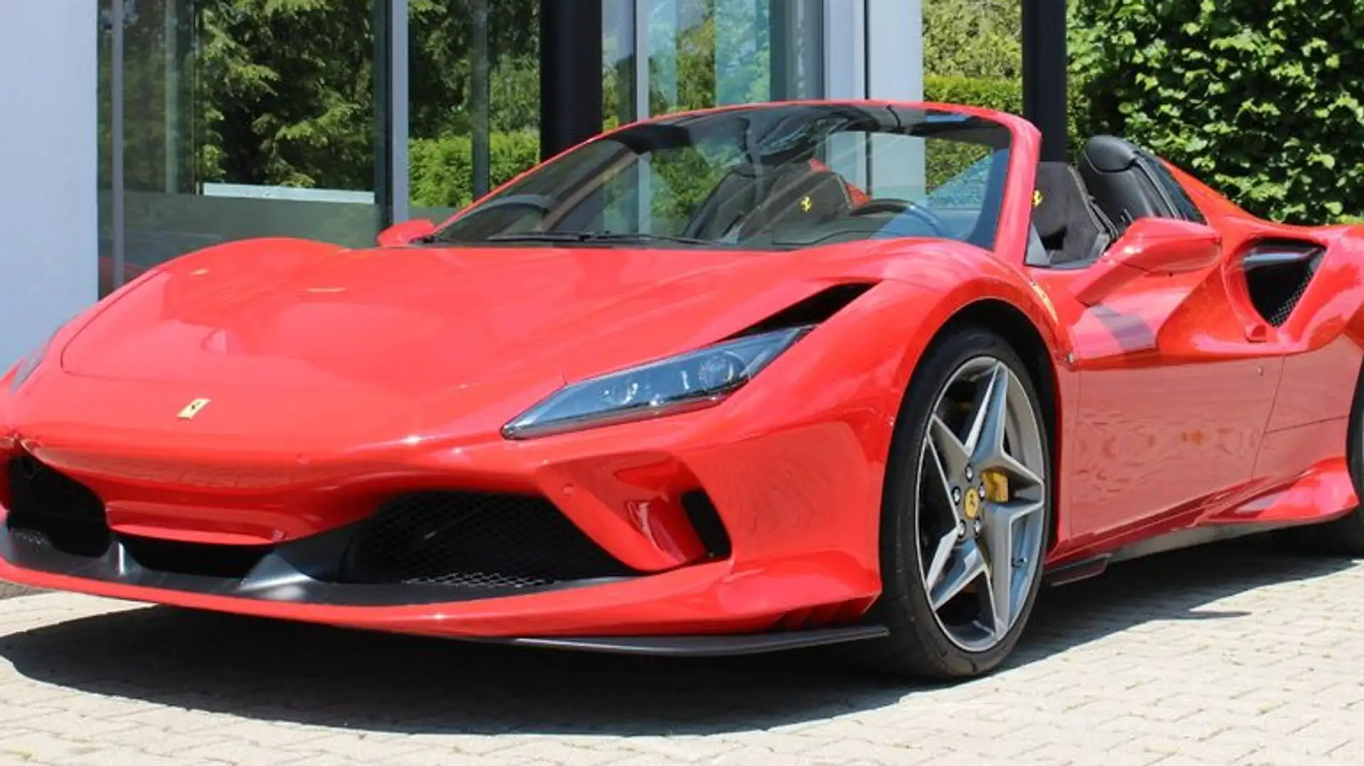 Ferrari F8 Spider Rojo - 1