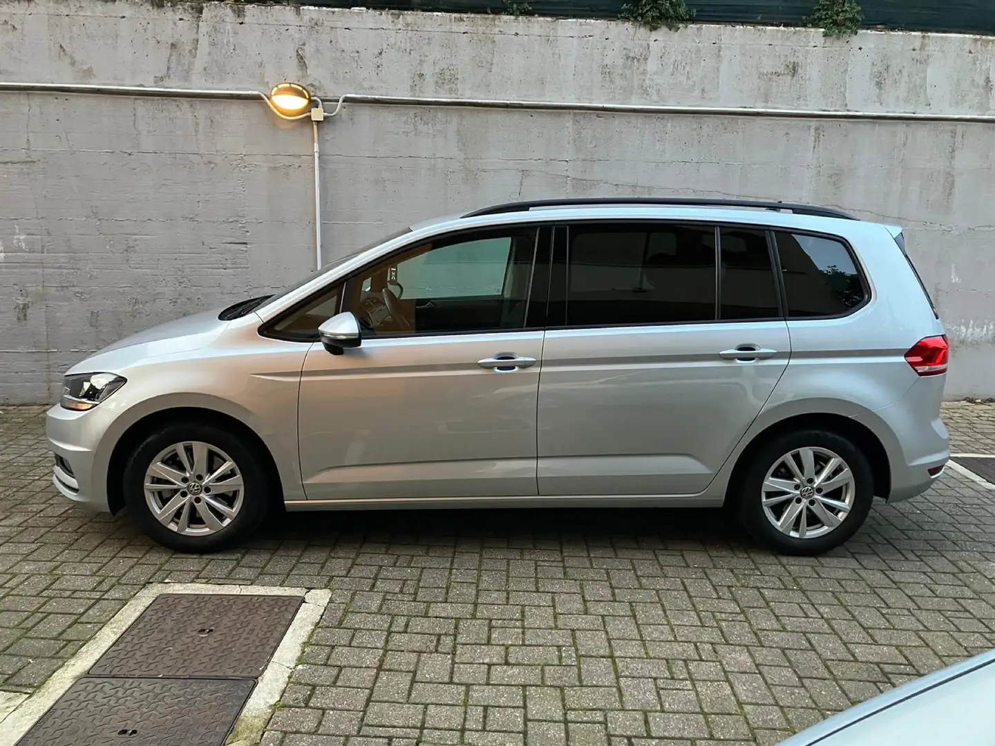 Volkswagen Touran 1.6 tdi Business 115cv dsg - 1