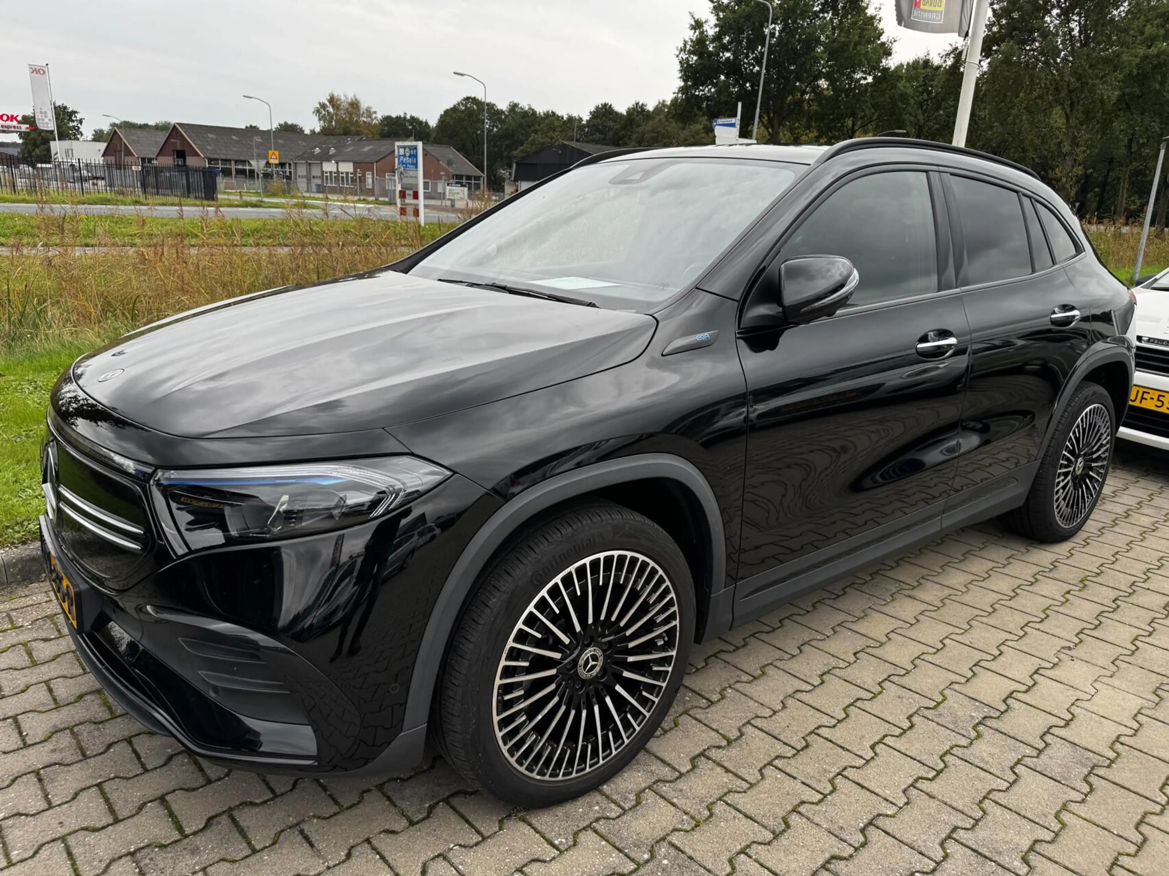 Mercedes-Benz EQA 250 AMG Line 67 kWh — photo 4