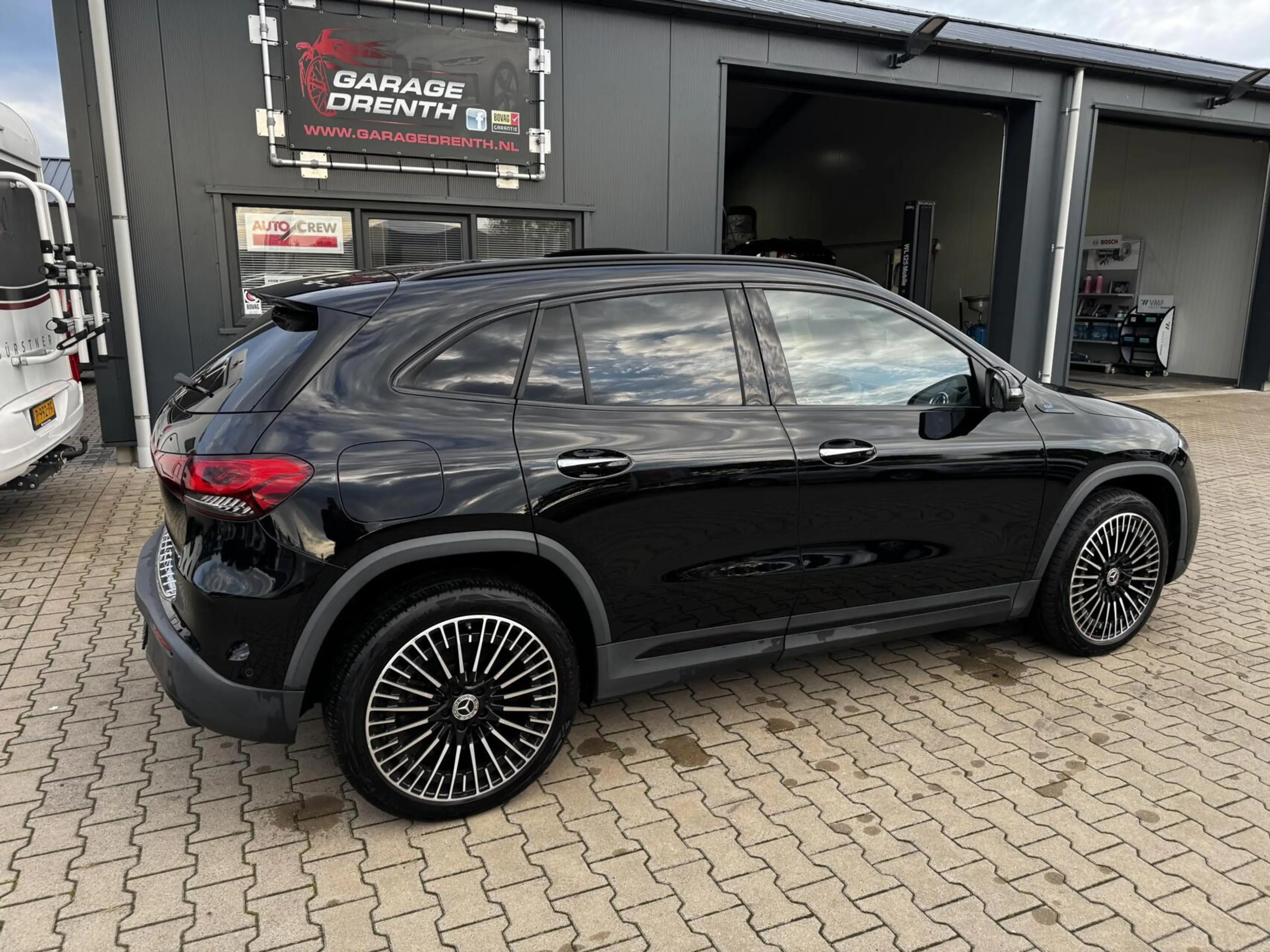 Mercedes-Benz EQA 250 AMG Line 67 kWh — photo 14