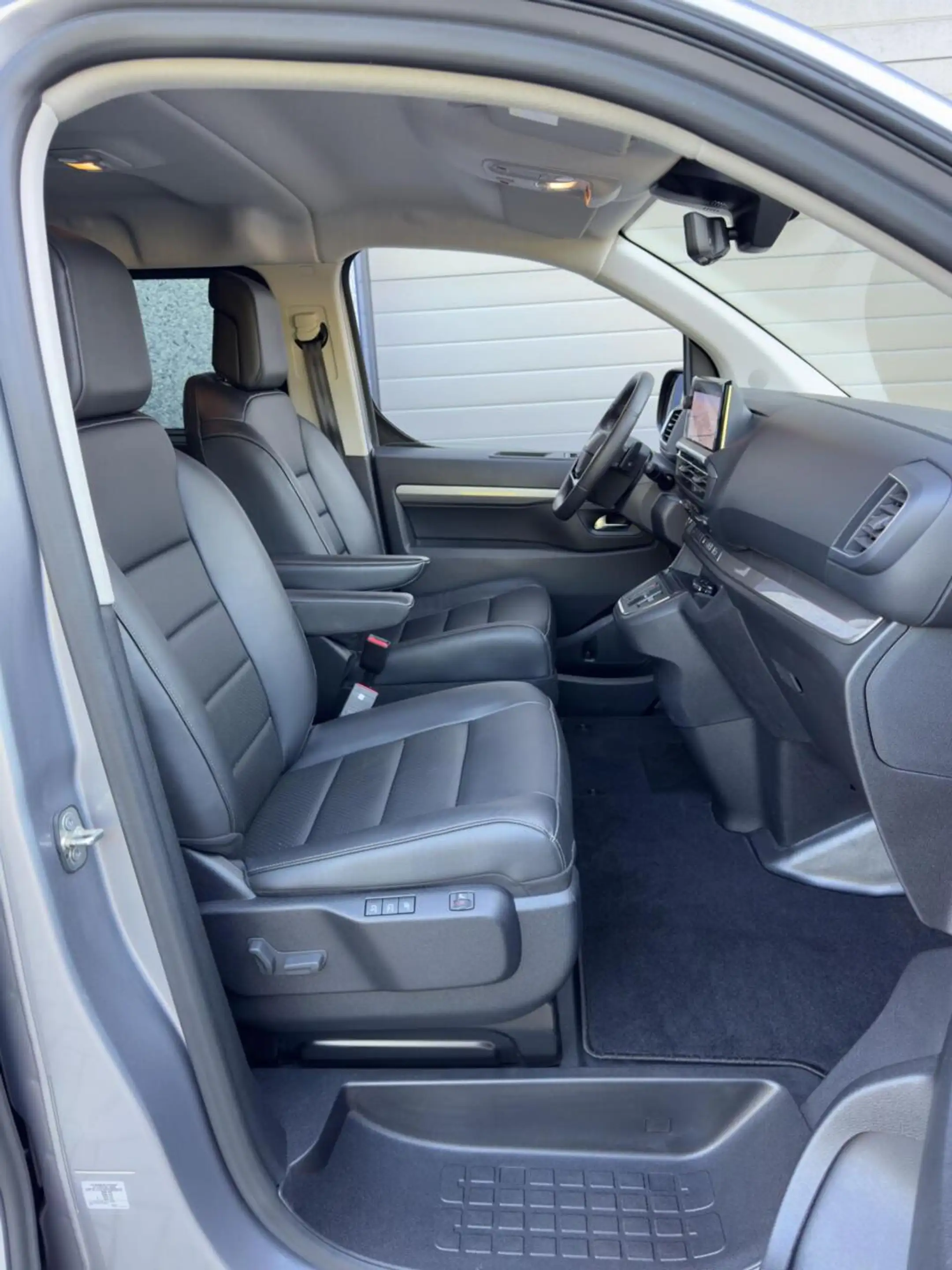 Fiat Scudo Bestel 2.0 Diesel 180 S&S L3 DC — photo 9