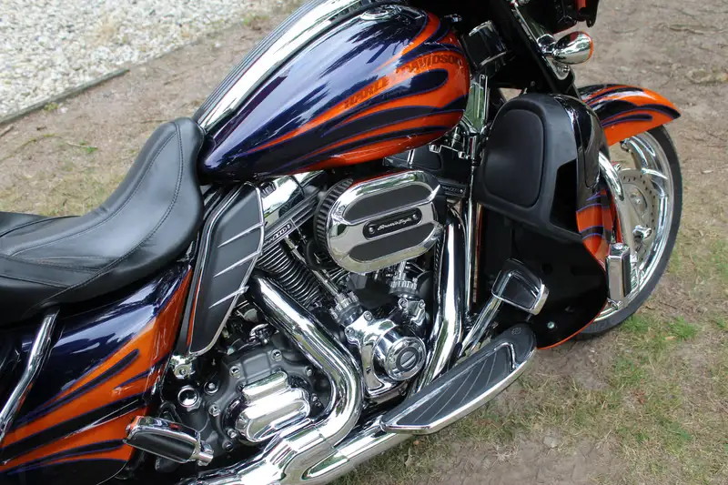 Harley-Davidson Street Glide - foto 8