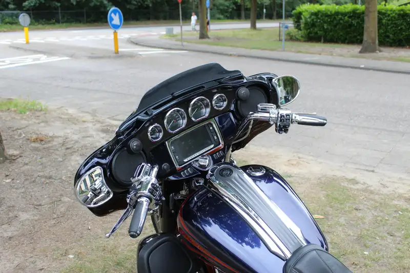 Harley-Davidson Street Glide - foto 5