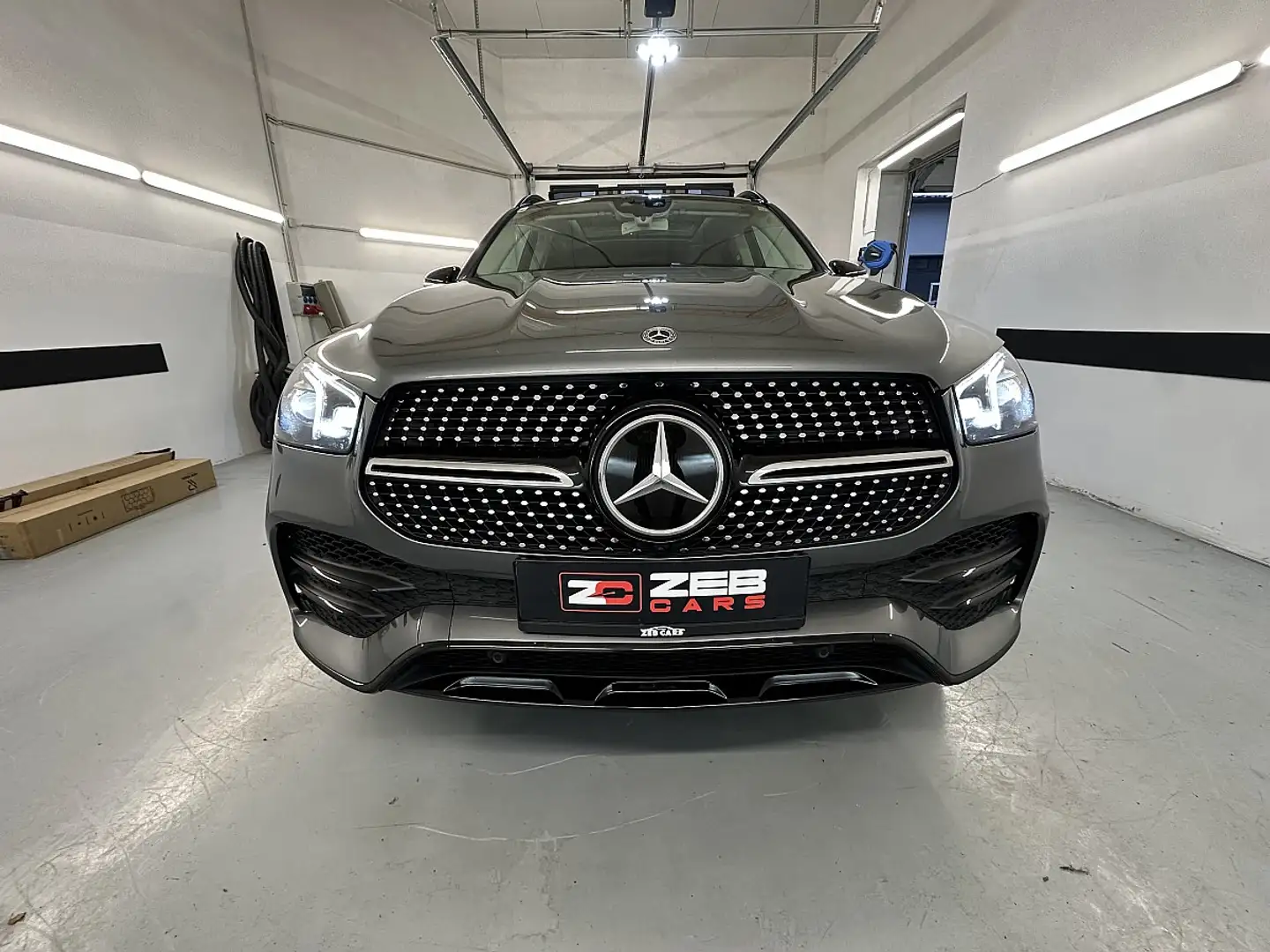 Mercedes-Benz GLE 400 d 4Matic Aut. AMG Line, Pano, Massage, MWST, Bu... Grau - 2