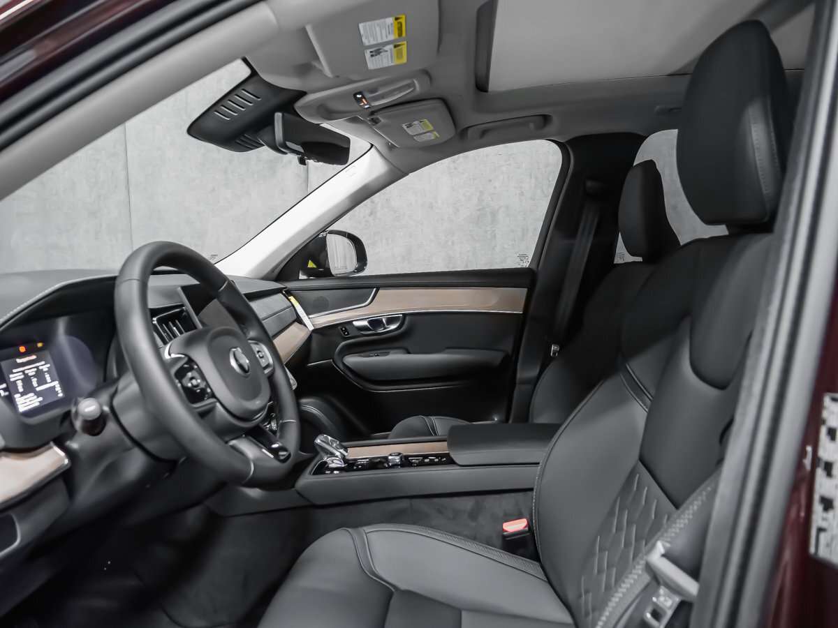2026 Volvo XC90 Plus 7-Seater (Dark Theme) thumb 11