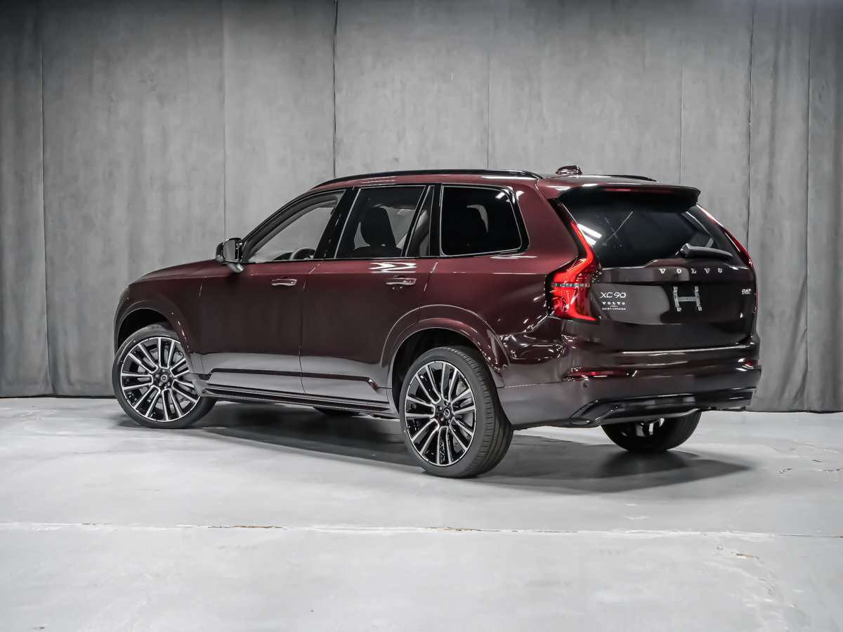 2026 Volvo XC90 Plus 7-Seater (Dark Theme) alt 5