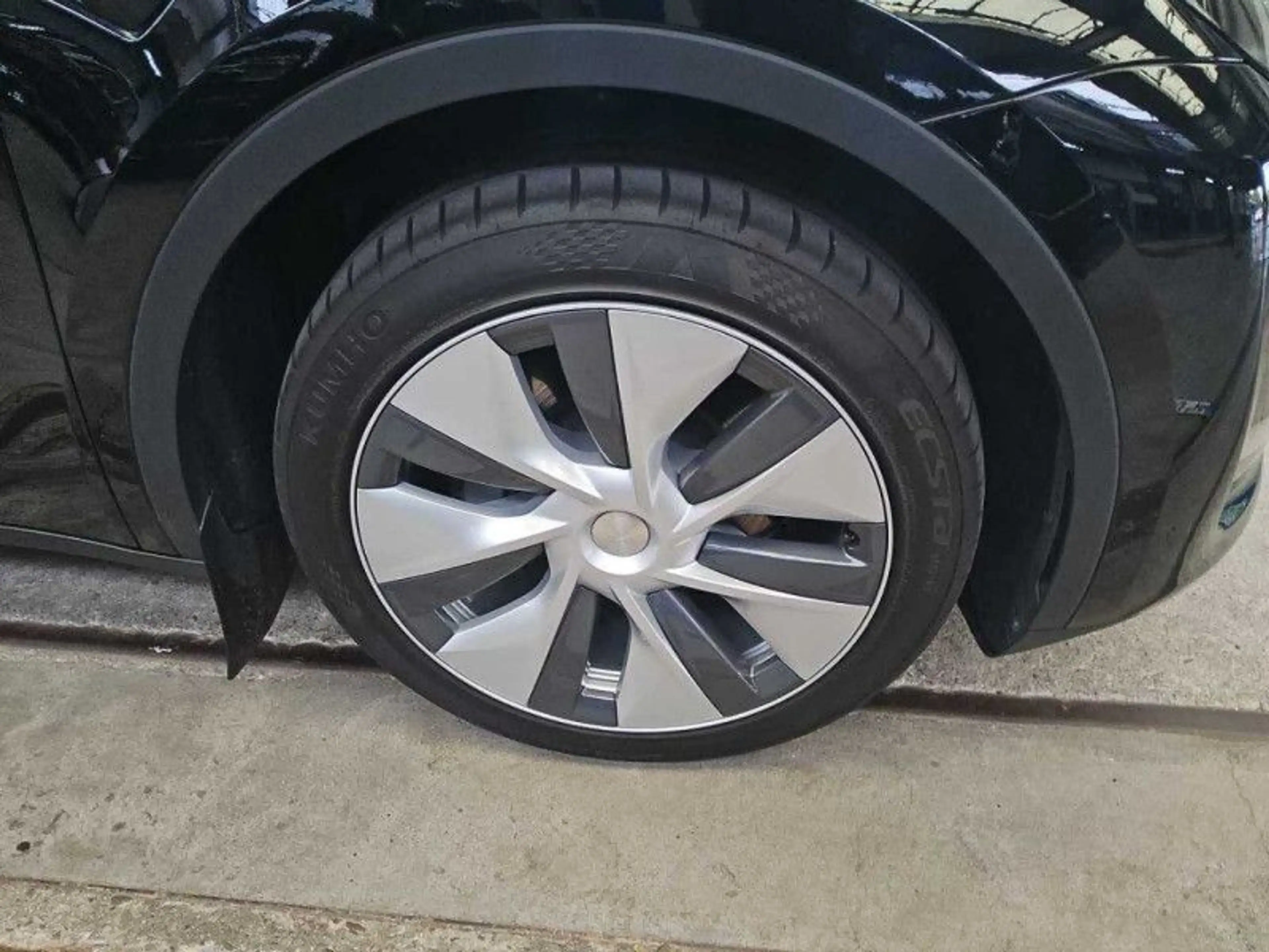 Tesla Model Y Long Range Dual AWD Performance A.Pilot — photo 7