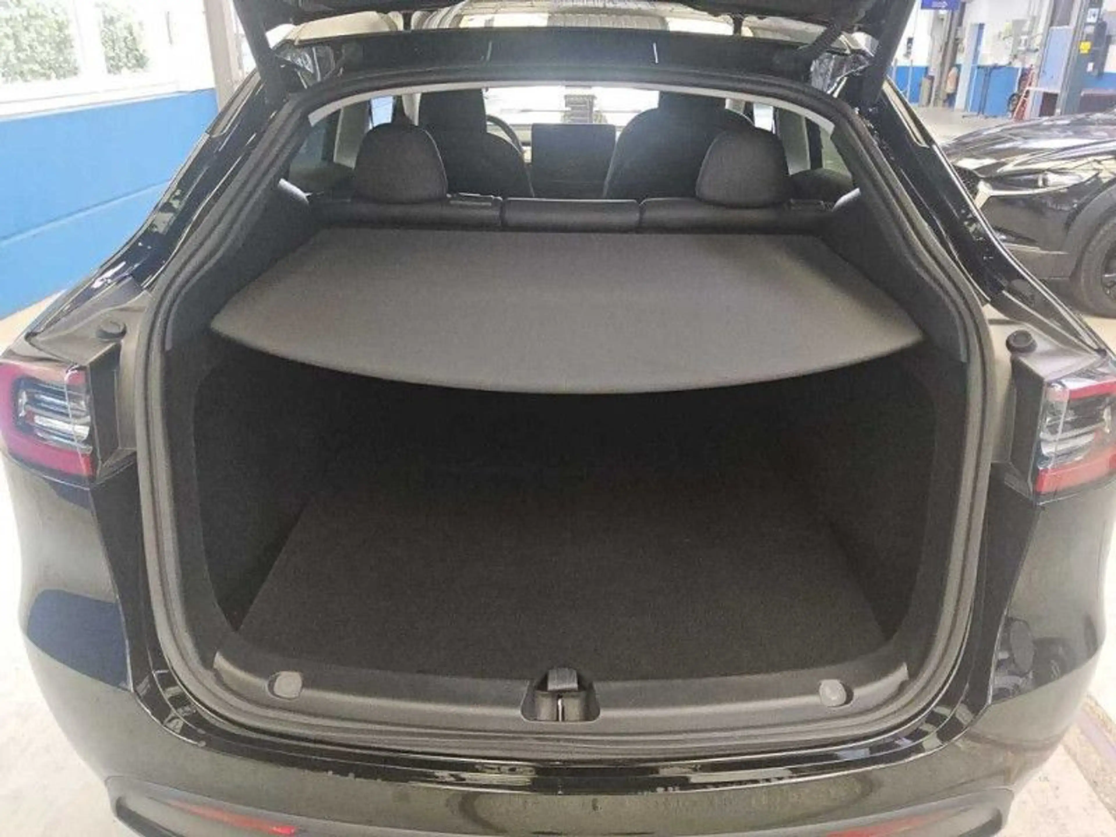 Tesla Model Y Long Range Dual AWD Performance A.Pilot — photo 15