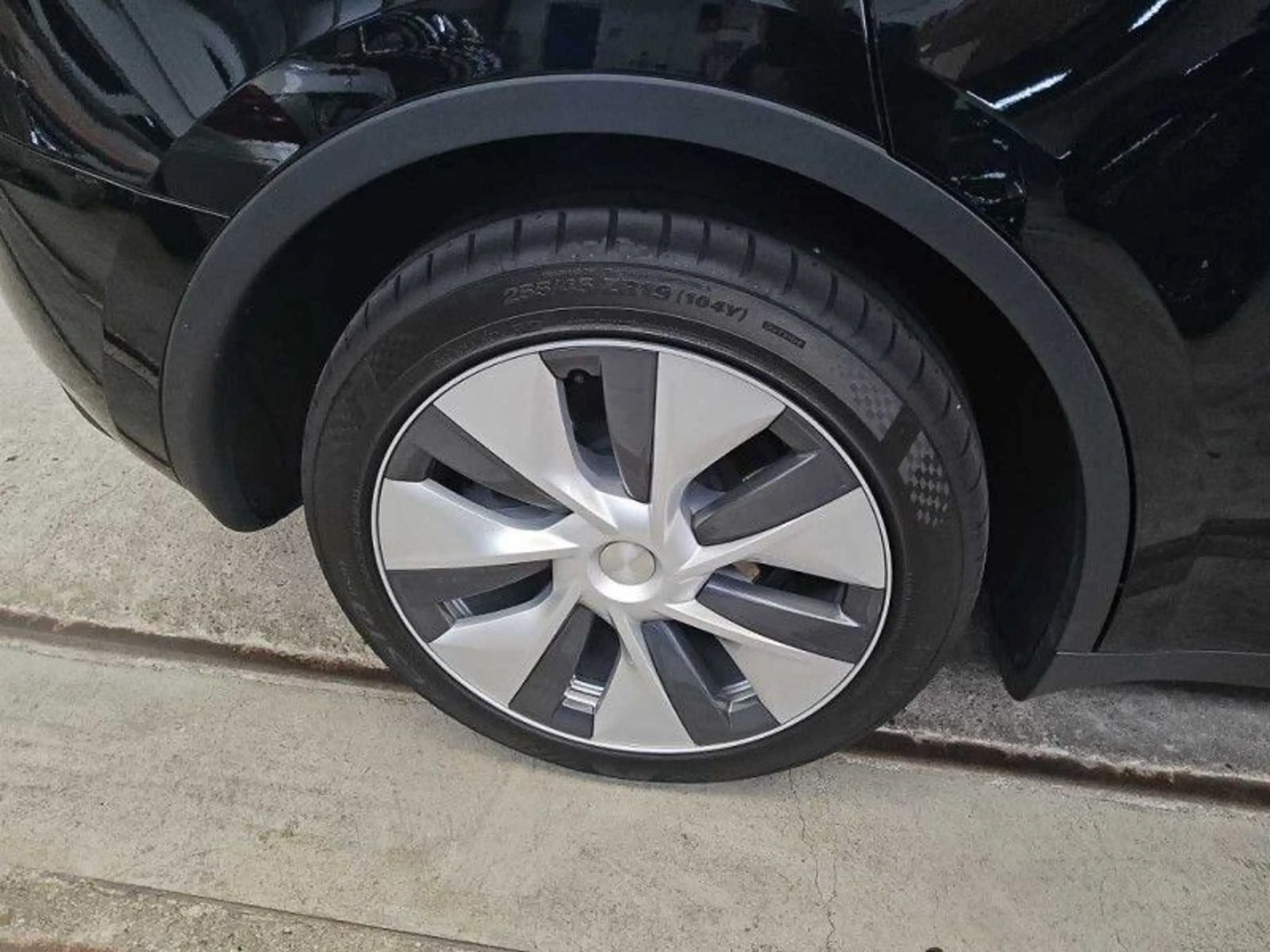 Tesla Model Y Long Range Dual AWD Performance A.Pilot — photo 10