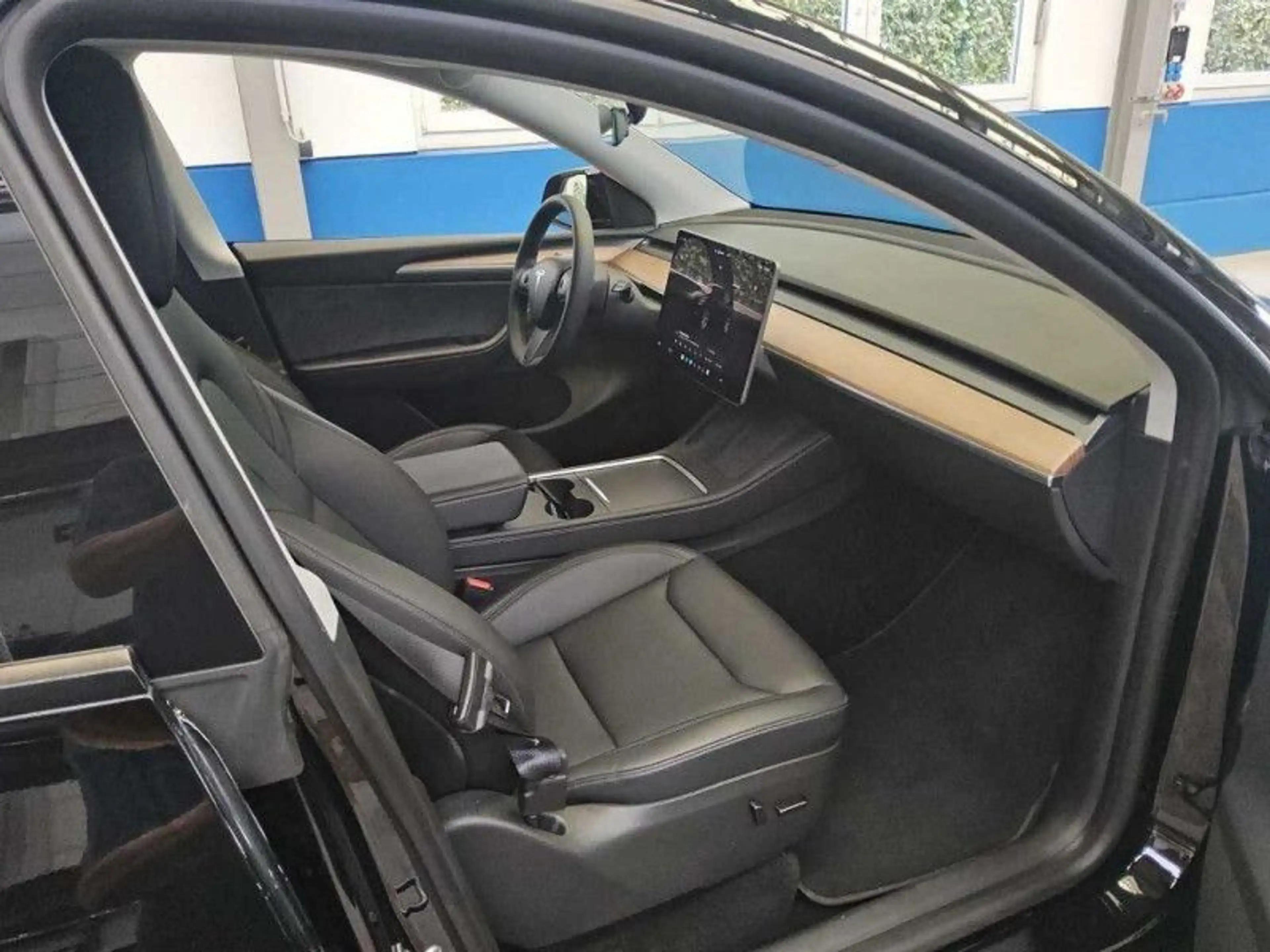 Tesla Model Y Long Range Dual AWD Performance A.Pilot — photo 5