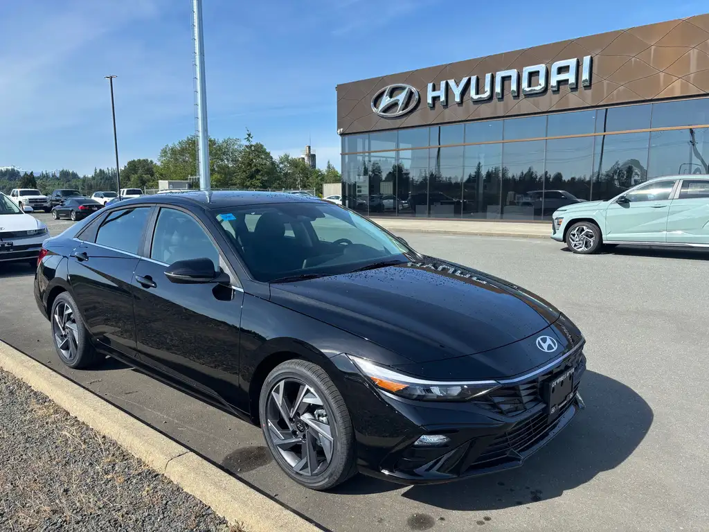 2026 Hyundai ELANTRA Luxury