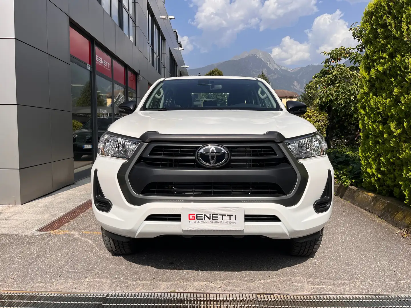 Toyota Hilux 2.8D Comfort DoubleCab Manuale – 204 CV - 2