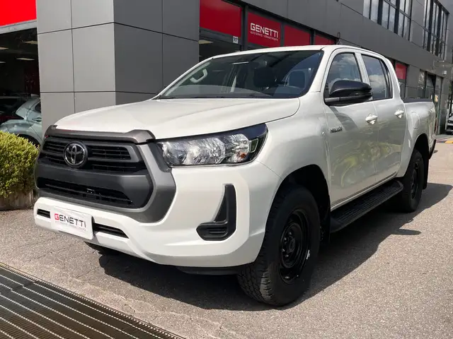 Toyota Hilux 2.8D Comfort DoubleCab Manuale – 204 CV