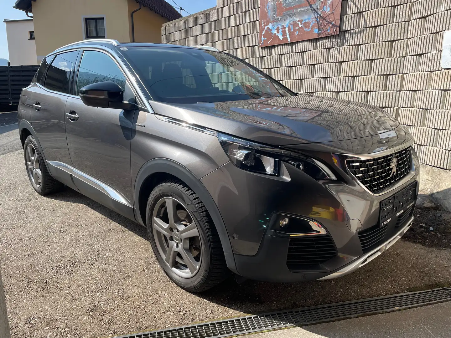 Peugeot 3008 3008 1,5 BlueHDi 130 S GT-Line Grau - 1