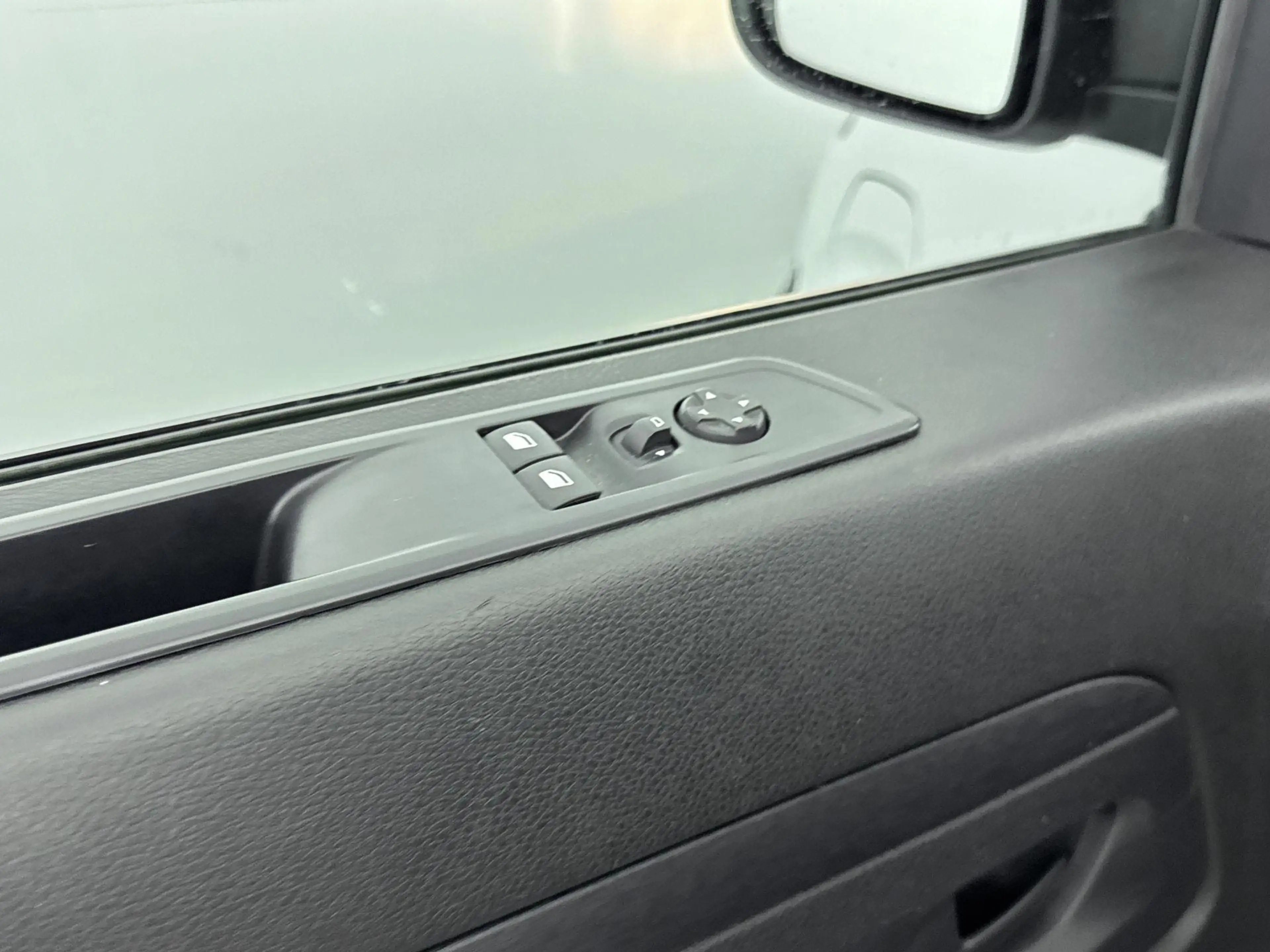 Peugeot e-Expert EV L2 75 kWh | Accu 96% | 3-Zits | Airco | CarPlay — photo 14