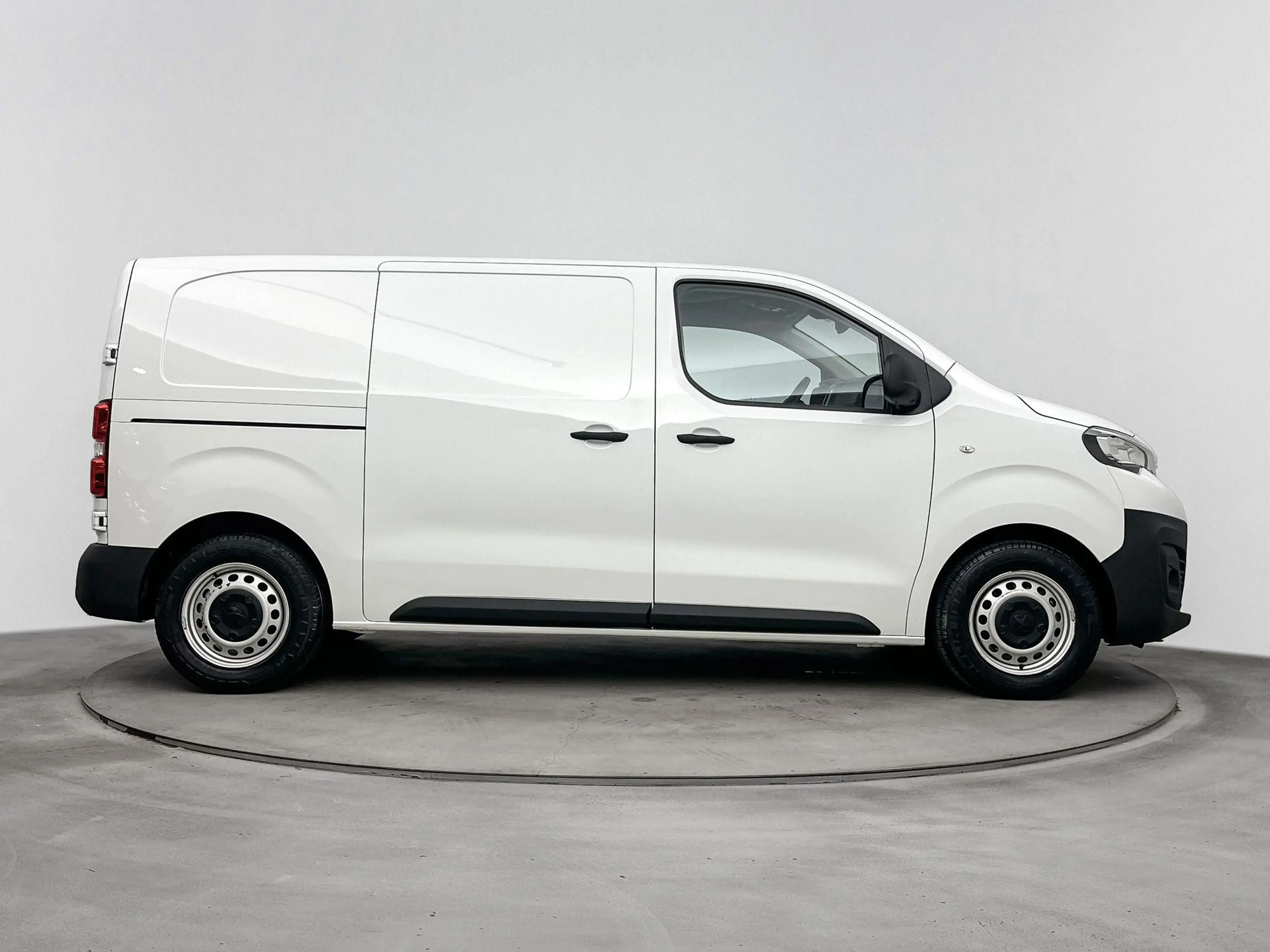 Peugeot e-Expert EV L2 75 kWh | Accu 96% | 3-Zits | Airco | CarPlay — photo 10