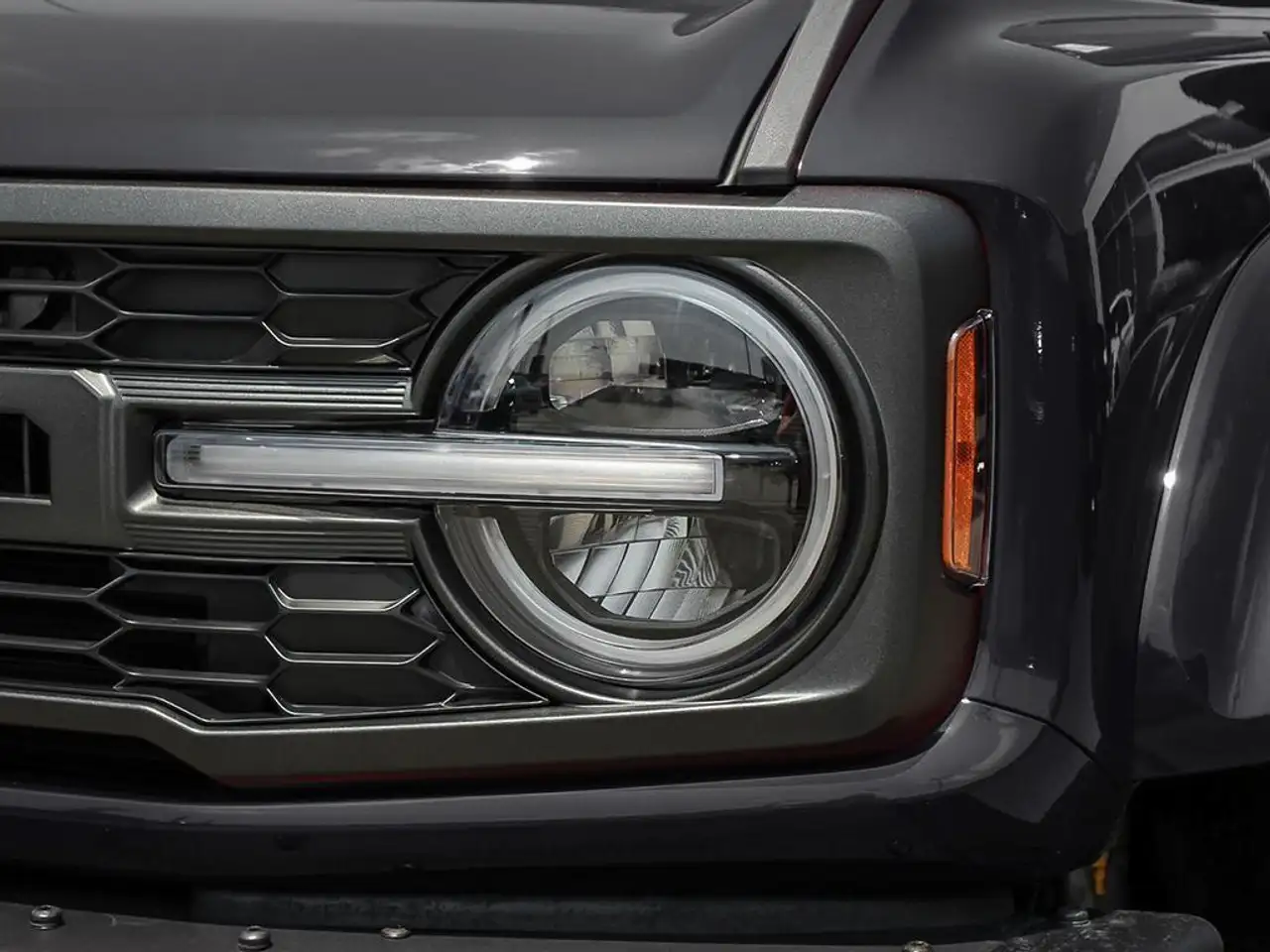 Ford Bronco photo Ford Bronco