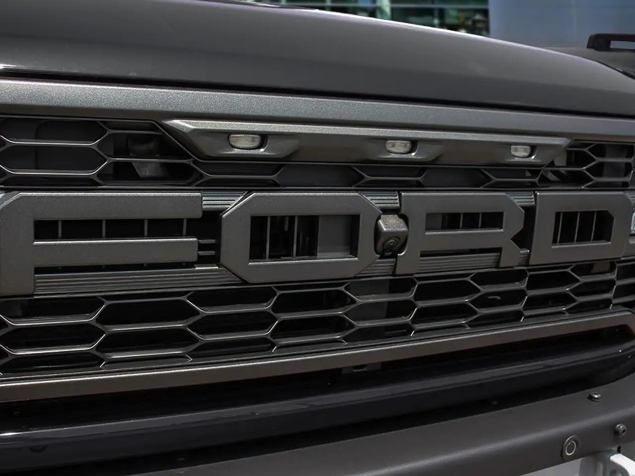 Ford Bronco photo Ford Bronco