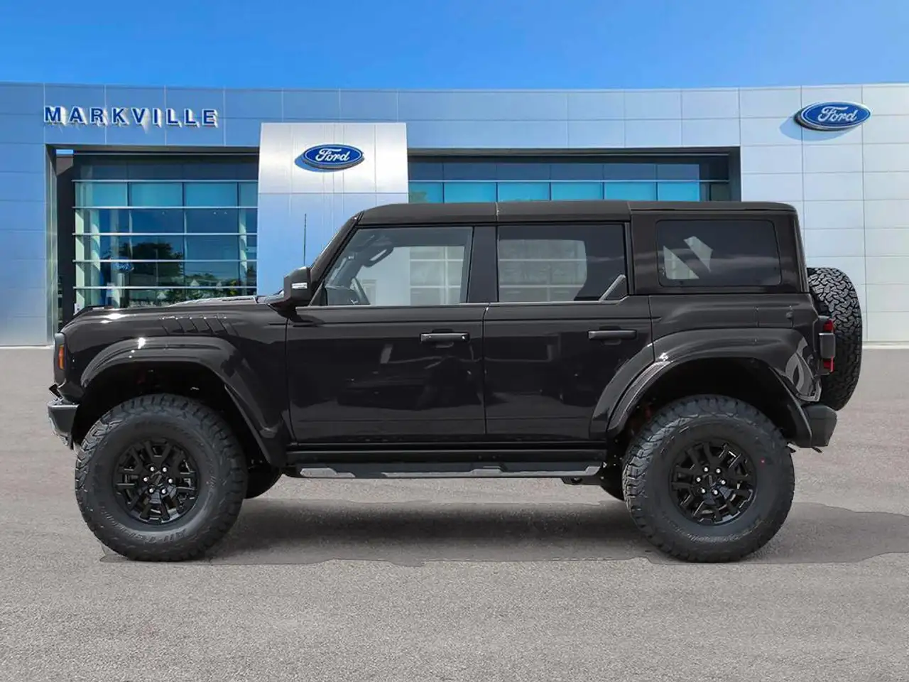 Ford Bronco photo Ford Bronco