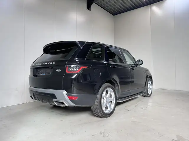 Land Rover Range Rover Sport view 3