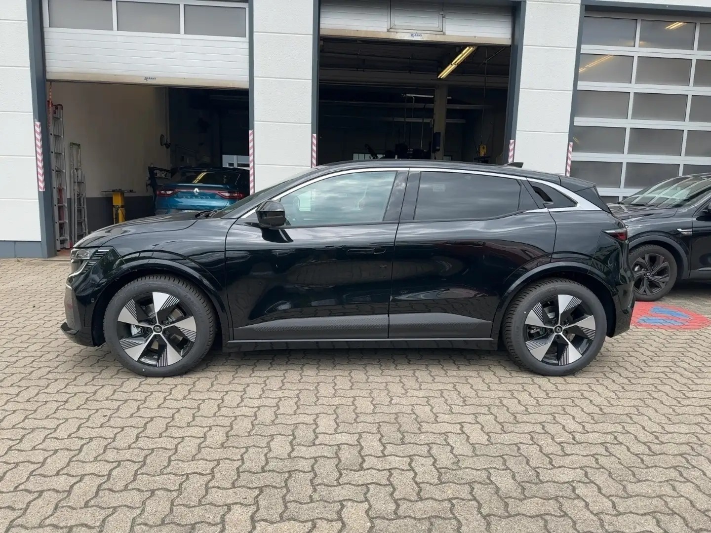 Renault Megane E-Tech 100% ele Techno 220 Comfort Range* Zwart - 2