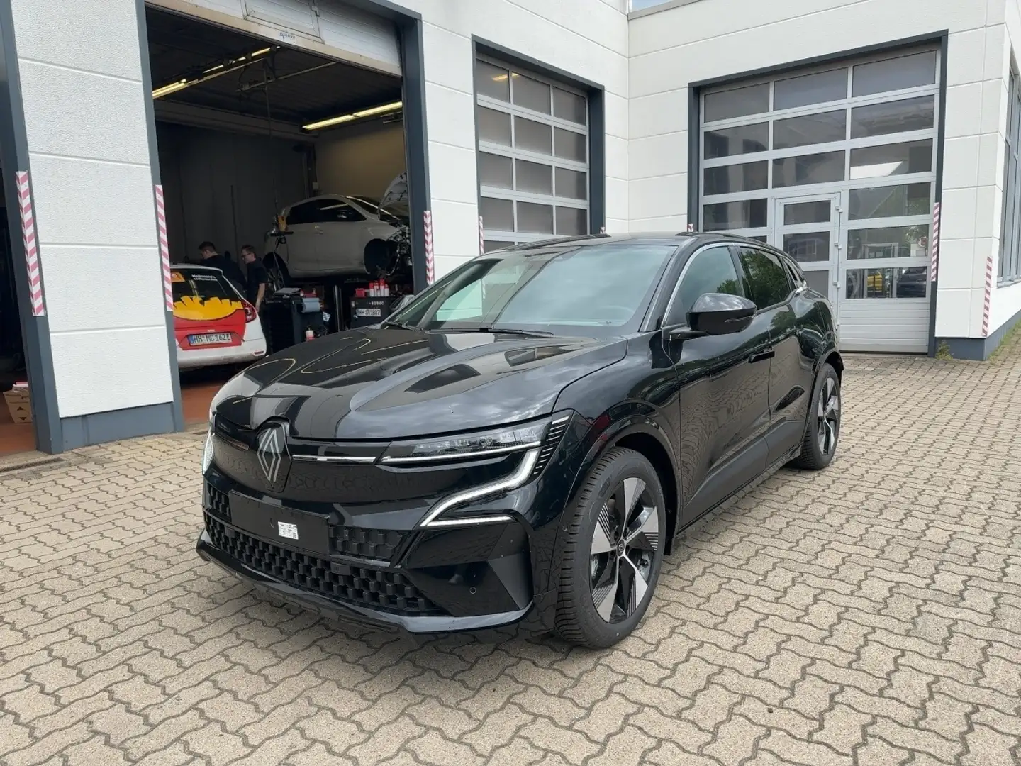 Renault Megane E-Tech 100% ele Techno 220 Comfort Range* Zwart - 1