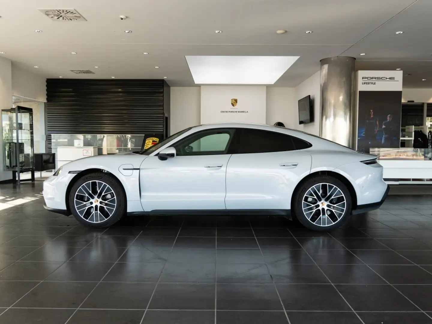 Porsche Taycan Grijs - 2
