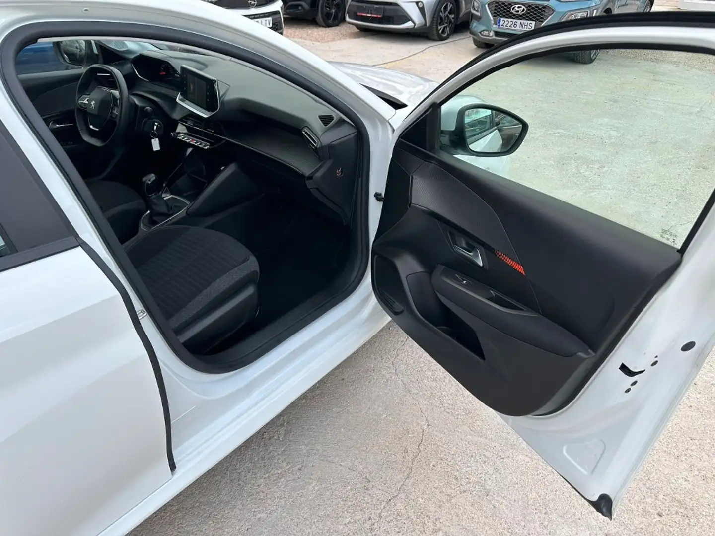 Peugeot 208 1.2 Puretech S&S Allure 75 Weiß - 2