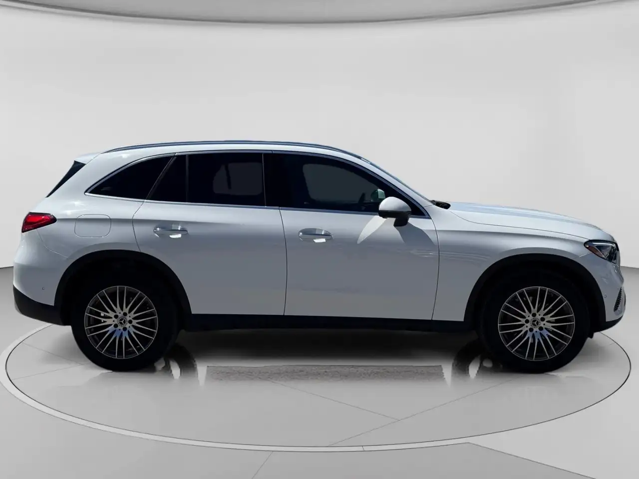Mercedes-Benz GLC снимка Mercedes-Benz GLC