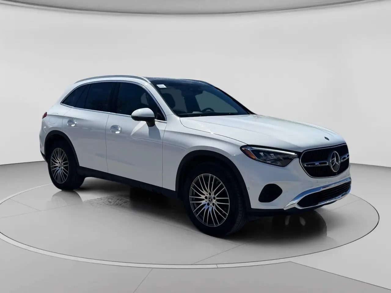 Mercedes-Benz GLC снимка Mercedes-Benz GLC