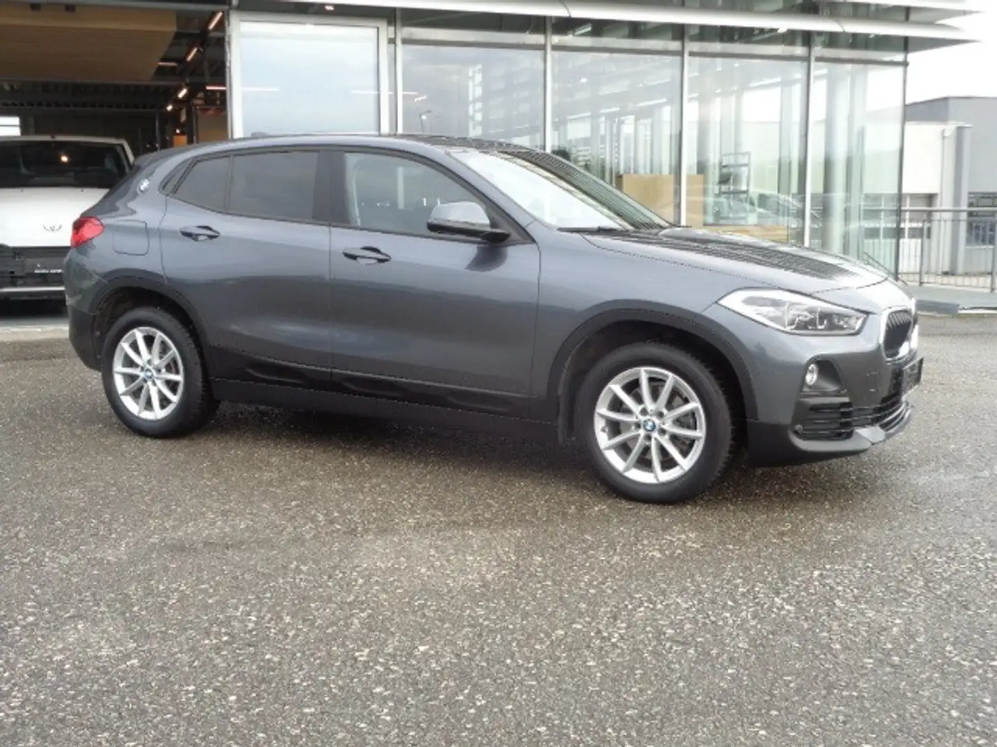 BMW X2 sDrive 18d Aut. Gris - 2