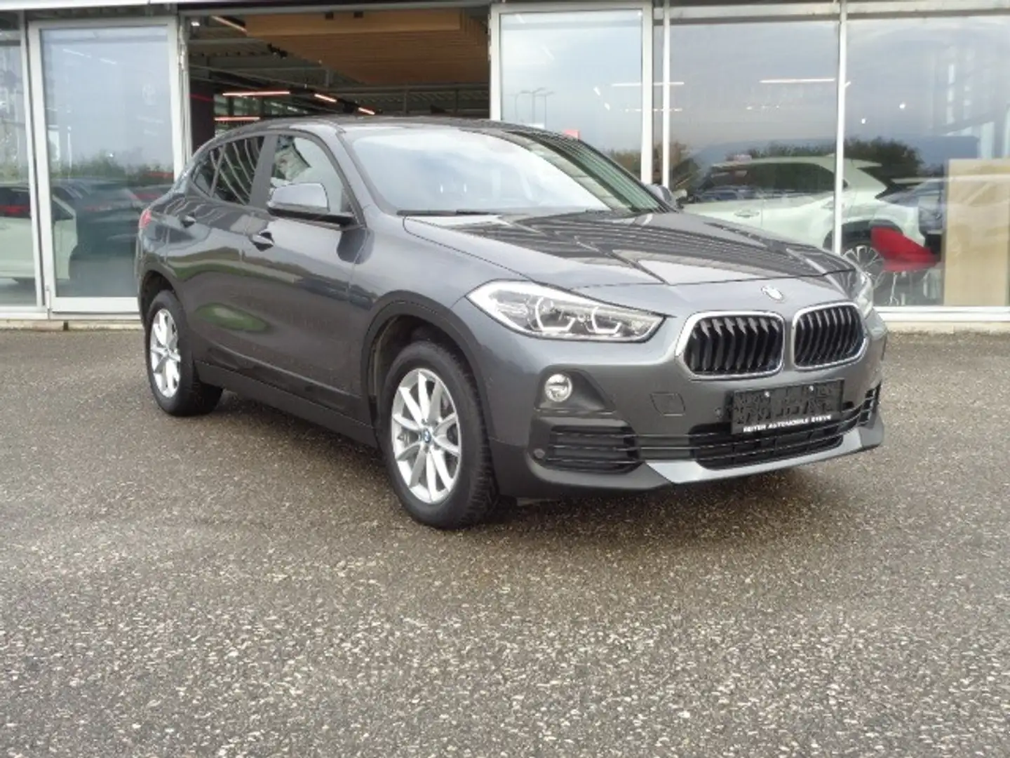 BMW X2 sDrive 18d Aut. Gris - 1