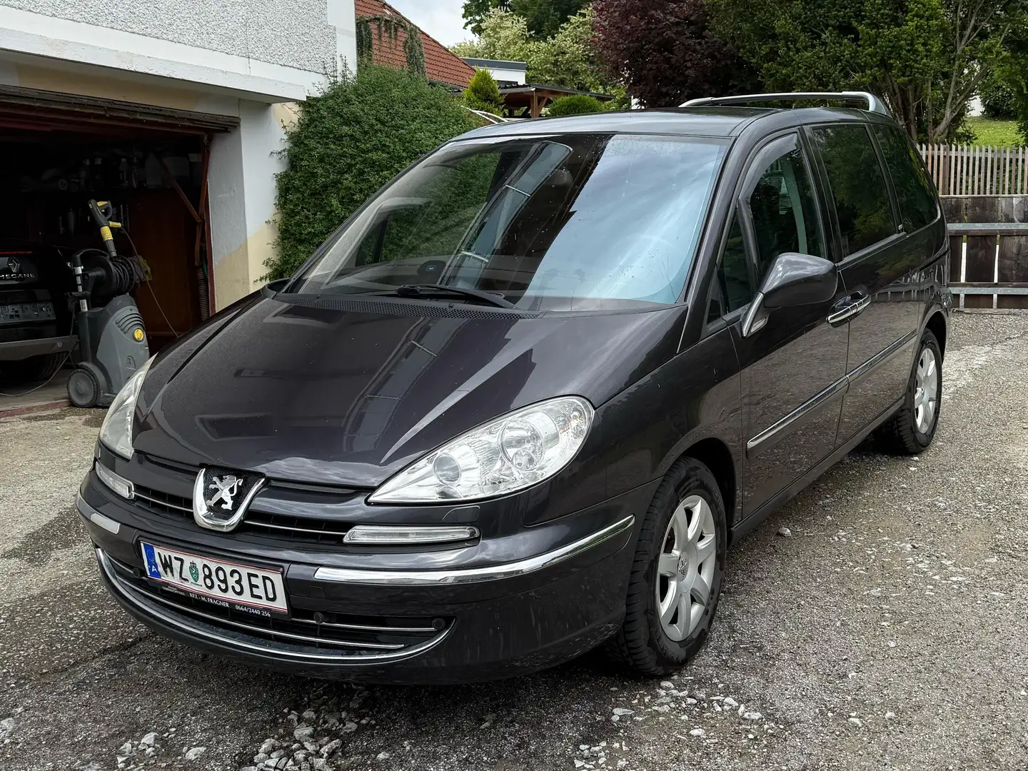 Peugeot 807 2,2 HDi 170 FAP Exclusive Grau - 1