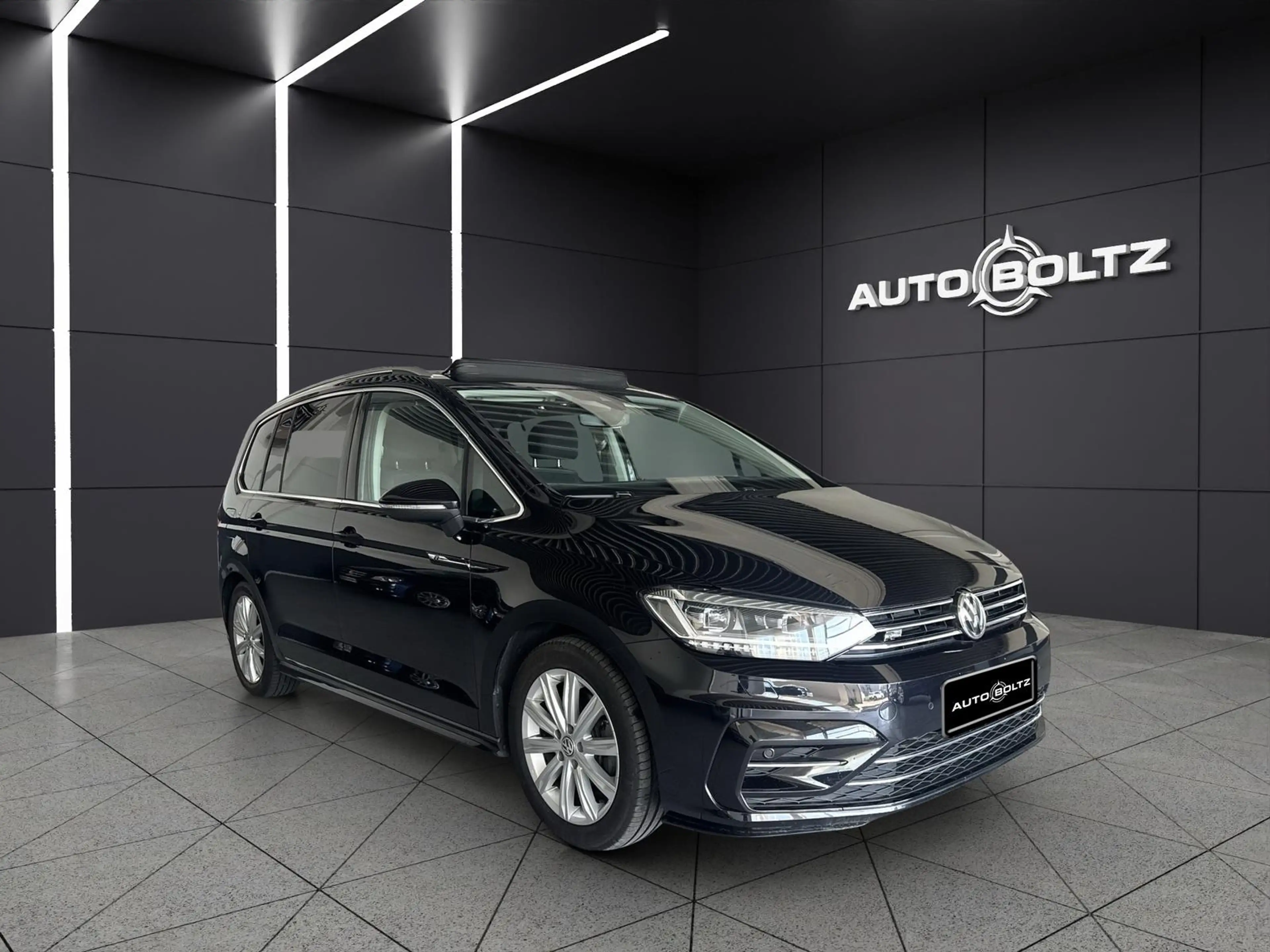Volkswagen Touran 1.5 TSI Highline OPF Navi Pano 7-Sitzer — photo 8