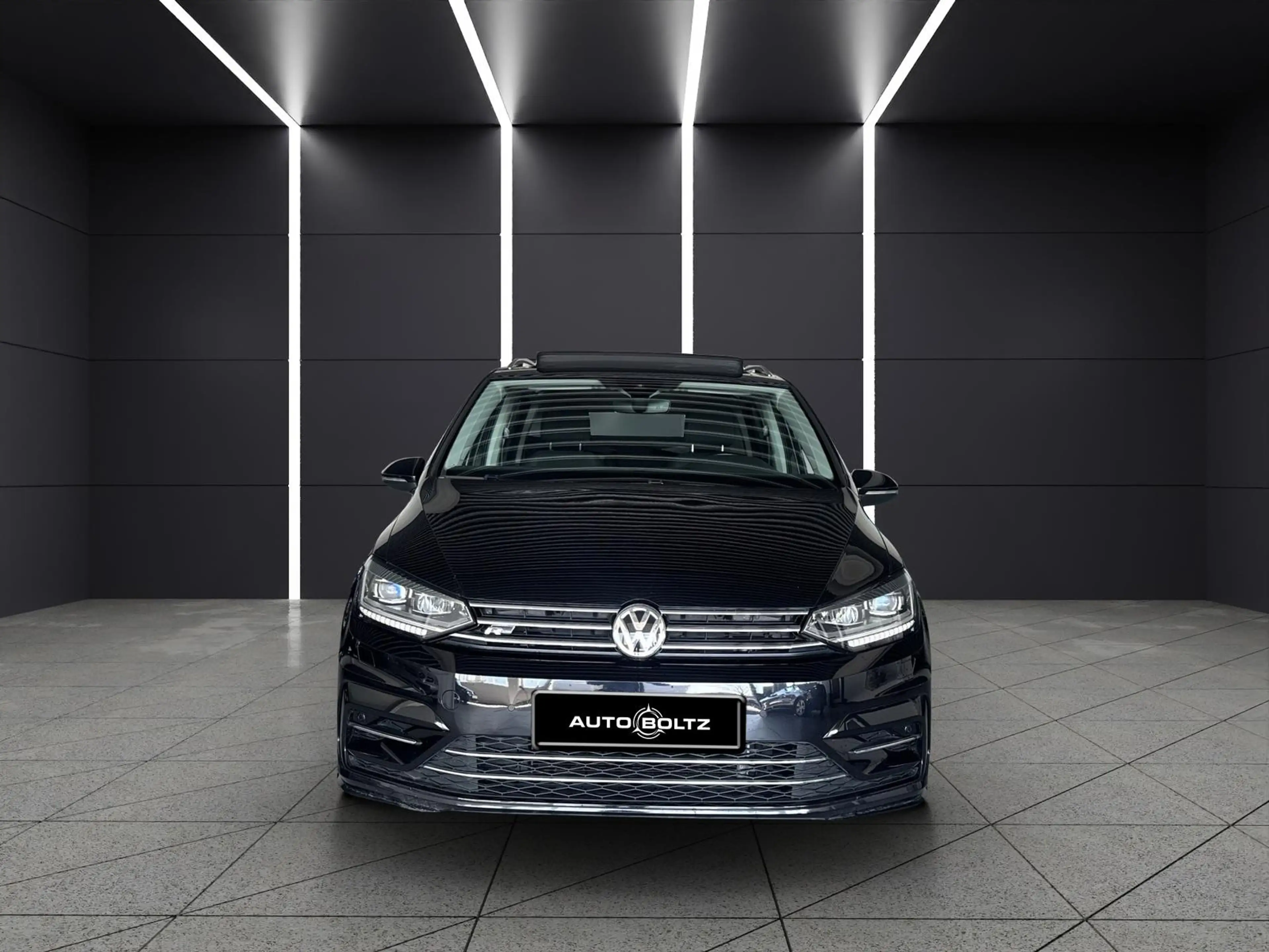 Volkswagen Touran 1.5 TSI Highline OPF Navi Pano 7-Sitzer — photo 2