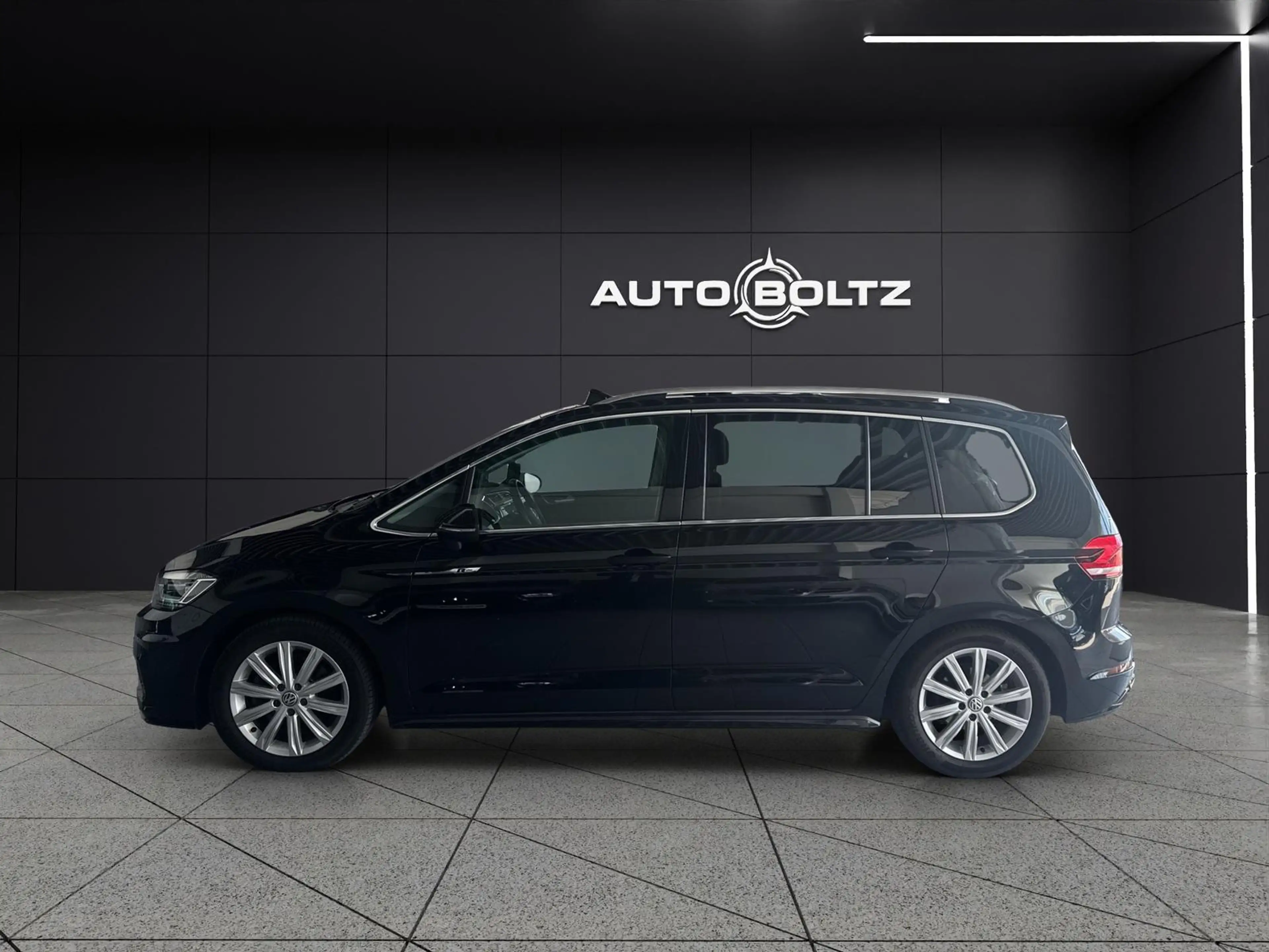 Volkswagen Touran 1.5 TSI Highline OPF Navi Pano 7-Sitzer — photo 3