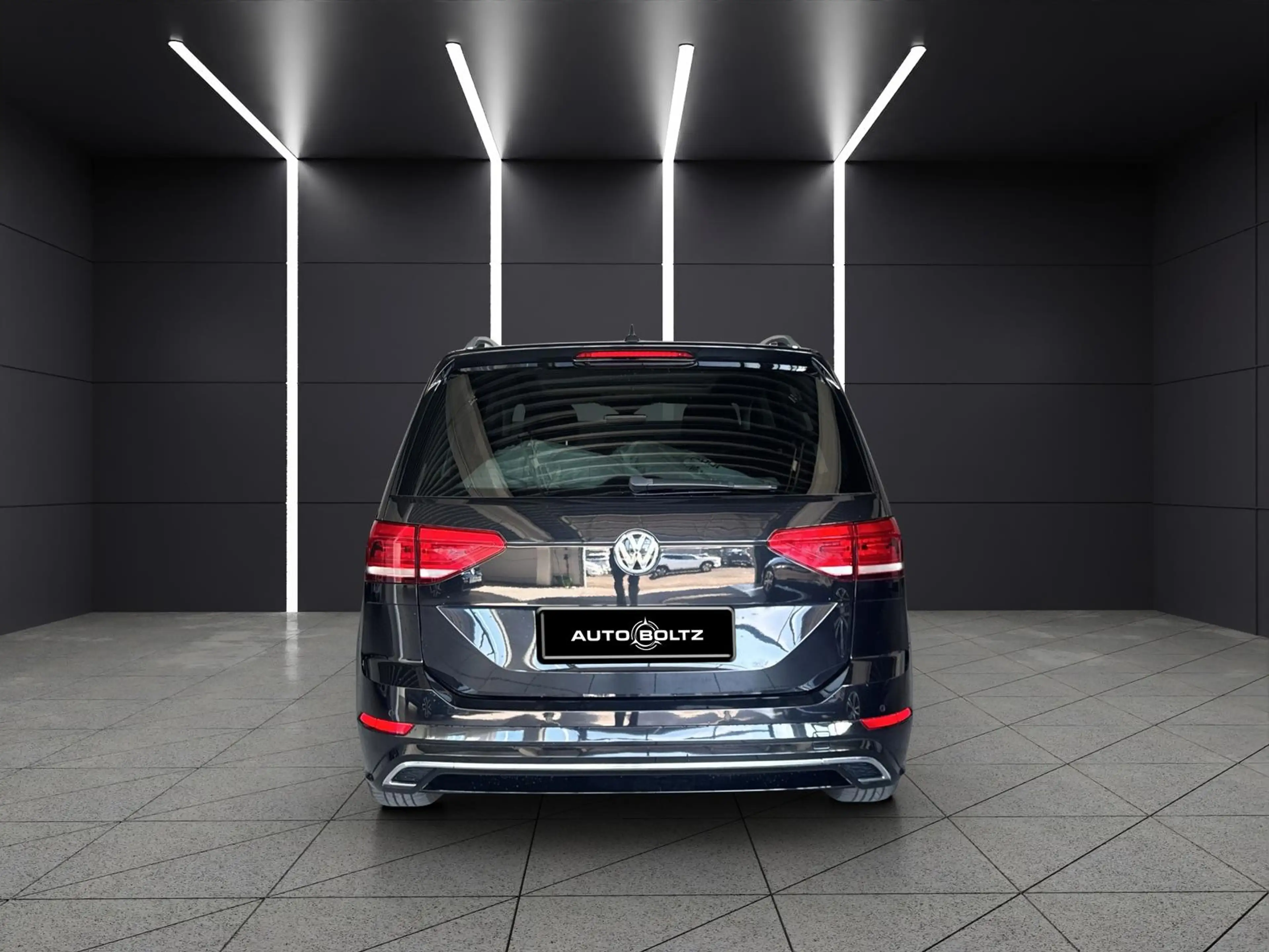 Volkswagen Touran 1.5 TSI Highline OPF Navi Pano 7-Sitzer — photo 5