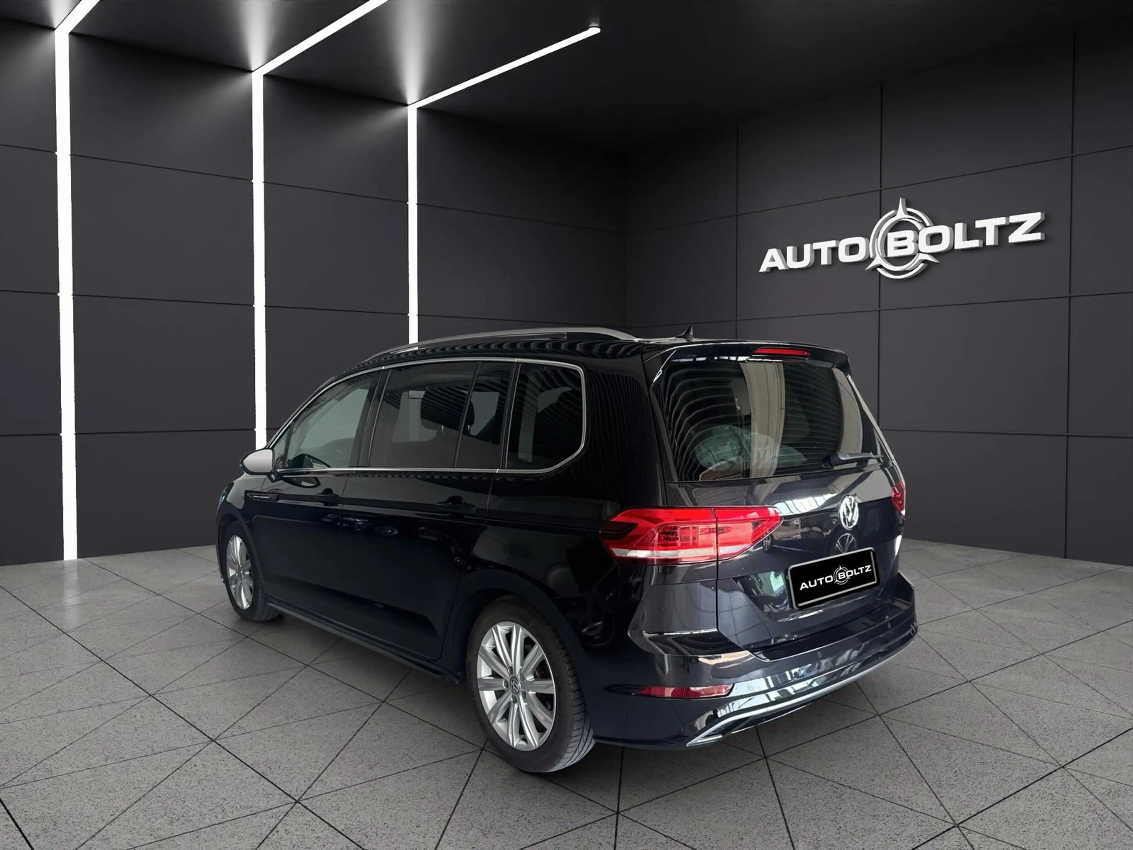 Volkswagen Touran 1.5 TSI Highline OPF Navi Pano 7-Sitzer — photo 4