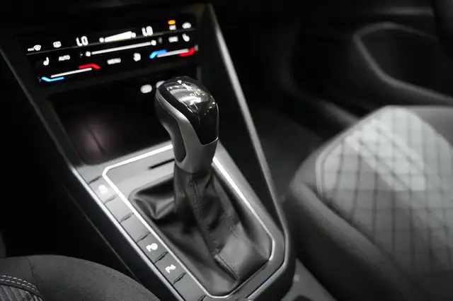 Volkswagen Polo view 16