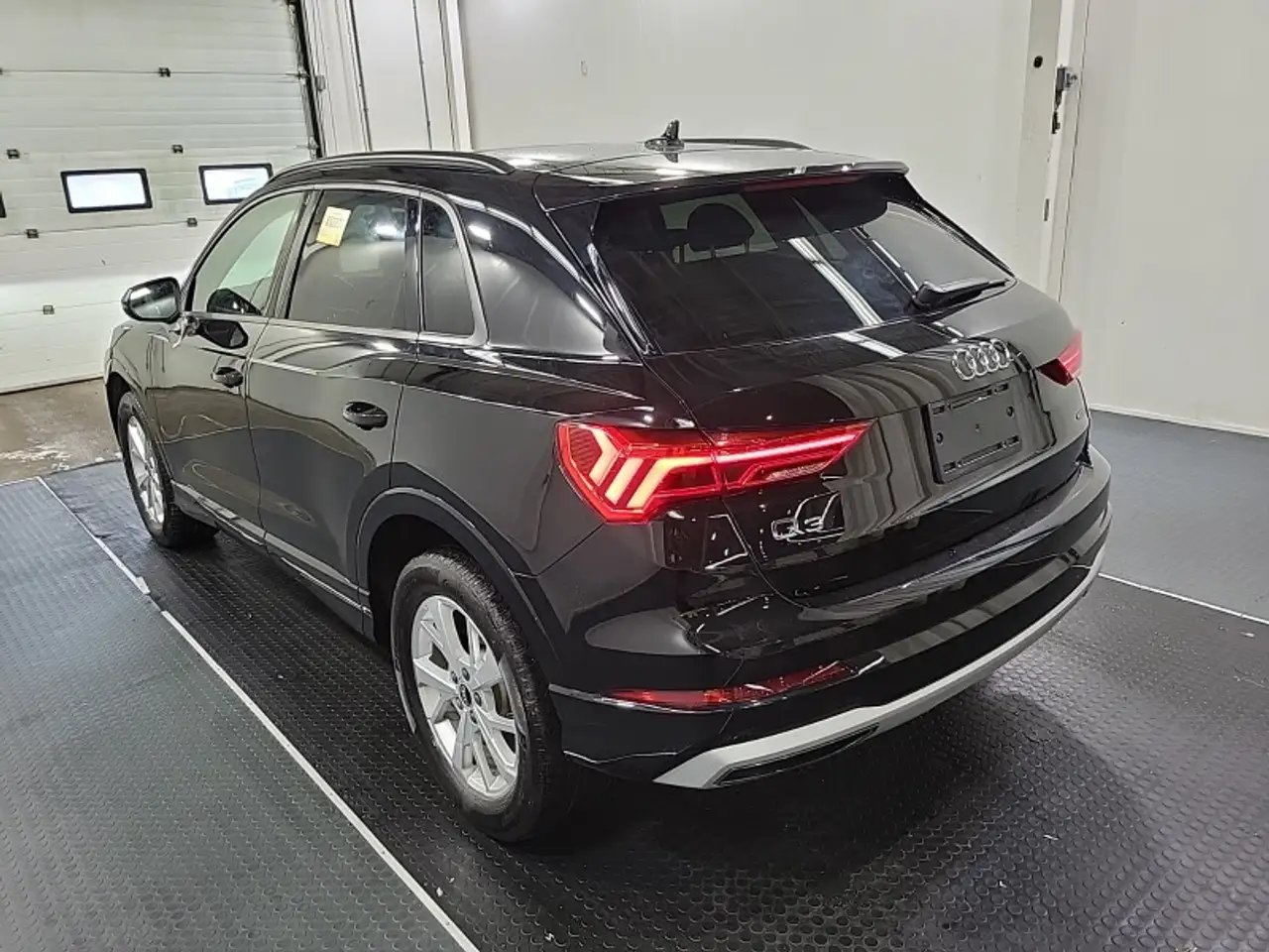Audi Q3 снимка Audi Q3