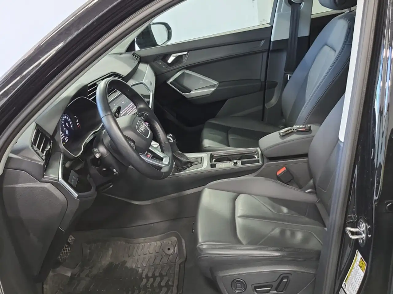 Audi Q3 снимка Audi Q3