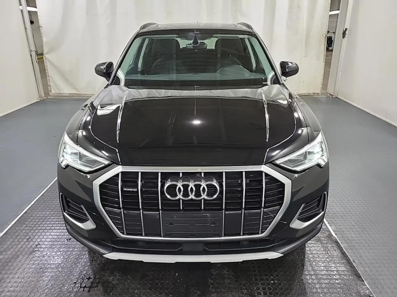 Audi Q3 снимка Audi Q3