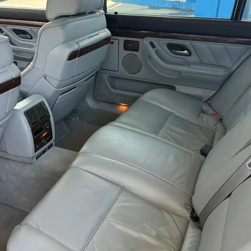 BMW 750i Aut. L, foto 3