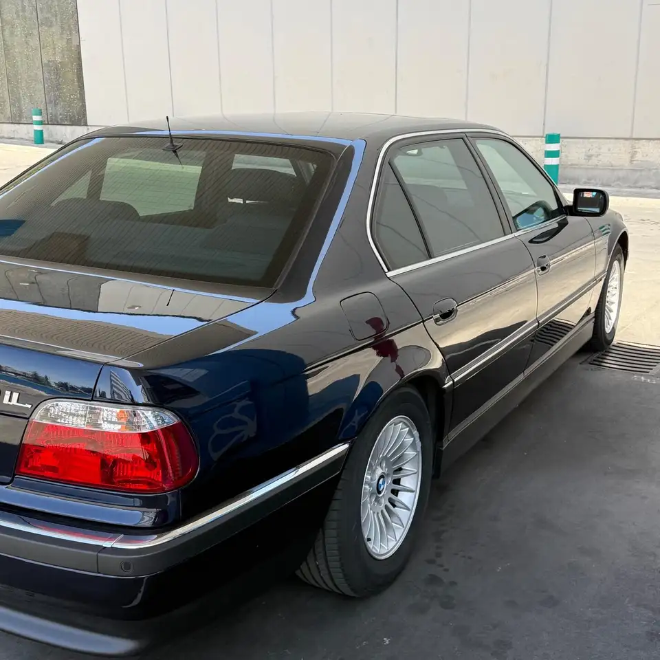 BMW 750i Aut. L, foto 10