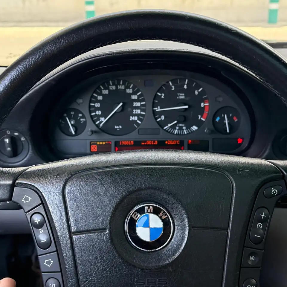 BMW 750i Aut. L, foto 8