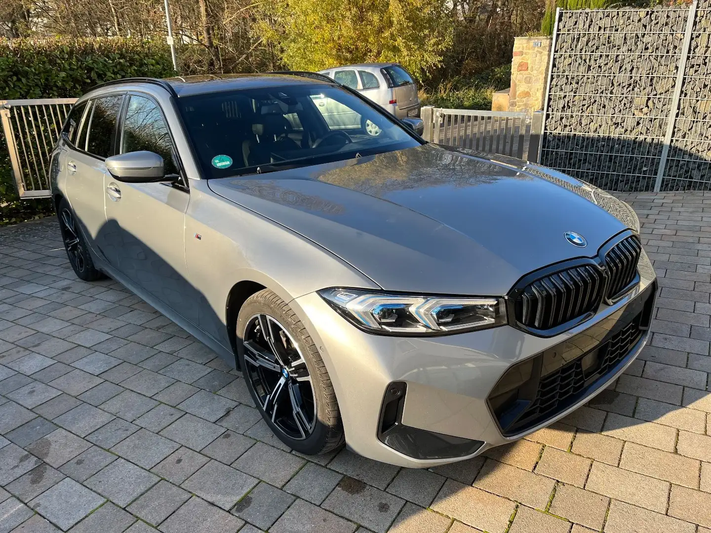 BMW 320 d M Sport LivePR HUD Pano A-LED ACC HiFi KAM Grigio - 2