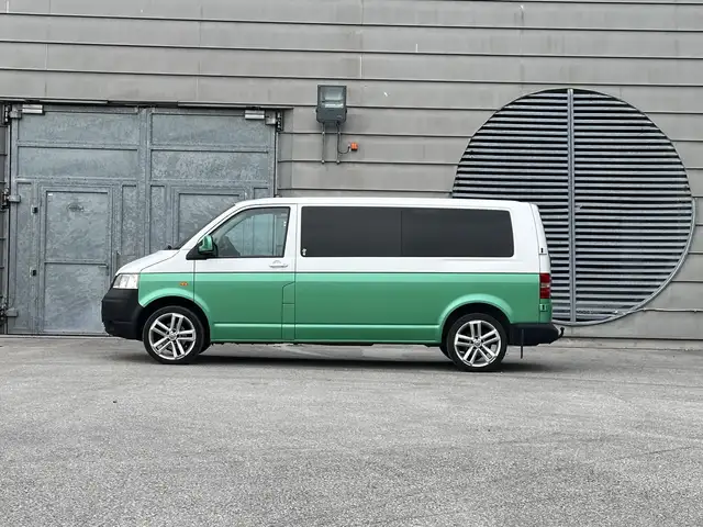 Volkswagen T5 Caravelle Kombi 4Motion lang / 9 Sitzer / Diesel