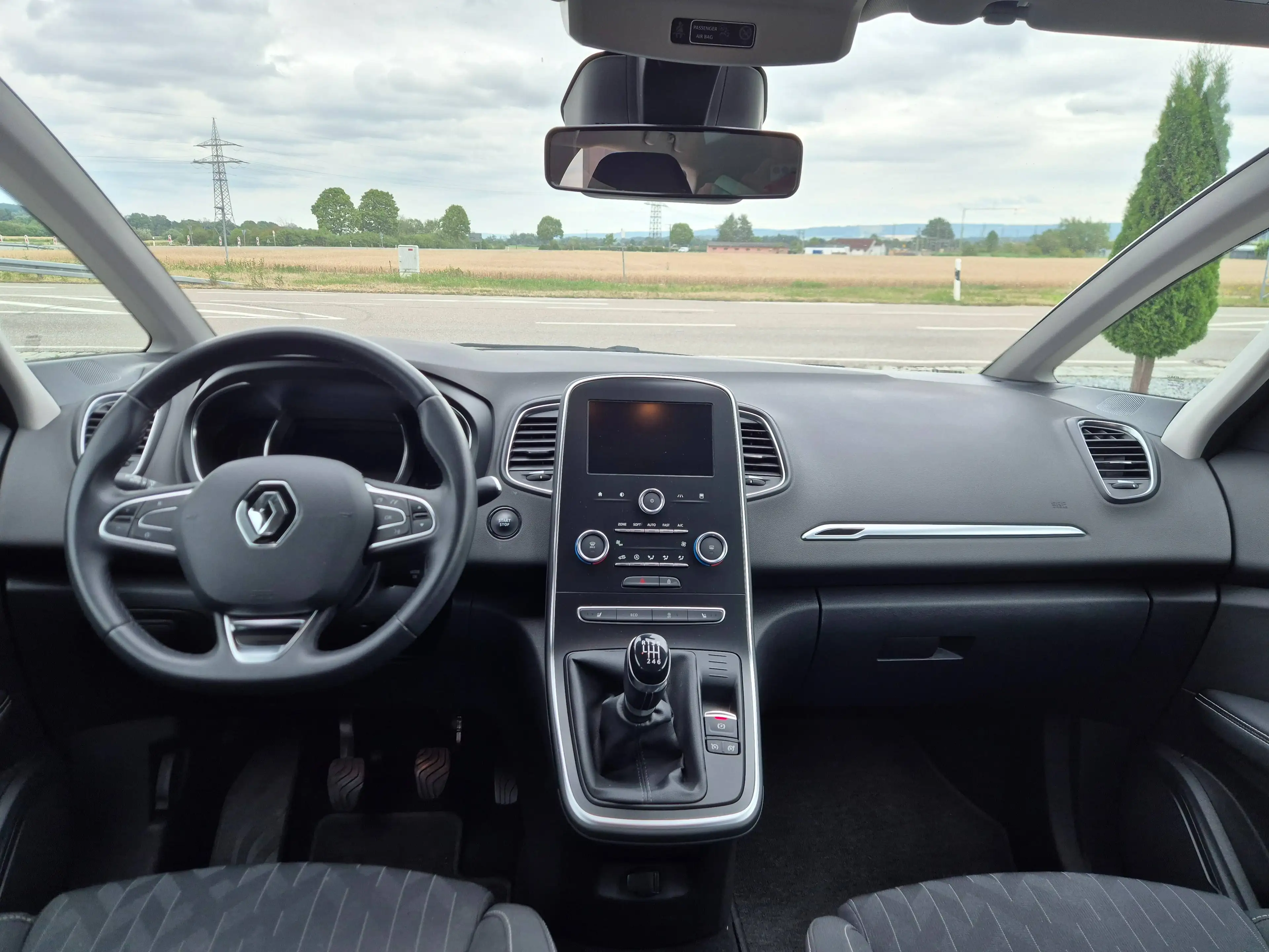 Renault Grand Scenic Limited Deluxe 1.3 TCe 140 — photo 9