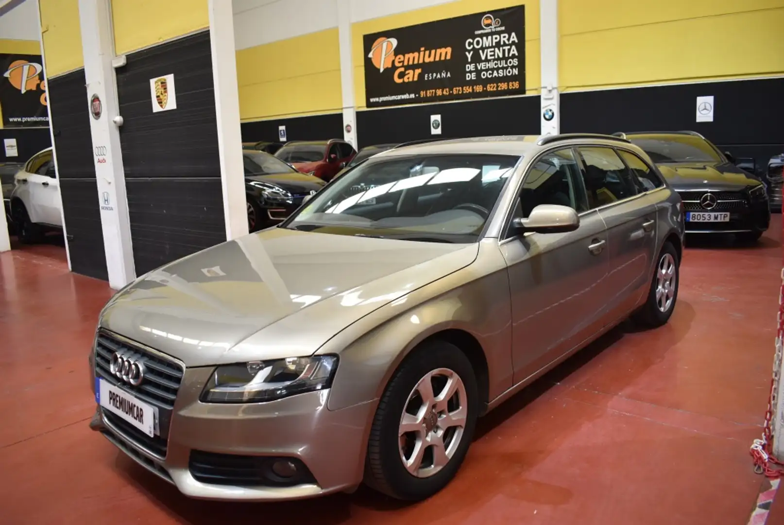 Audi A4 Avant 2.0TDI DPF 143 Beige - 1